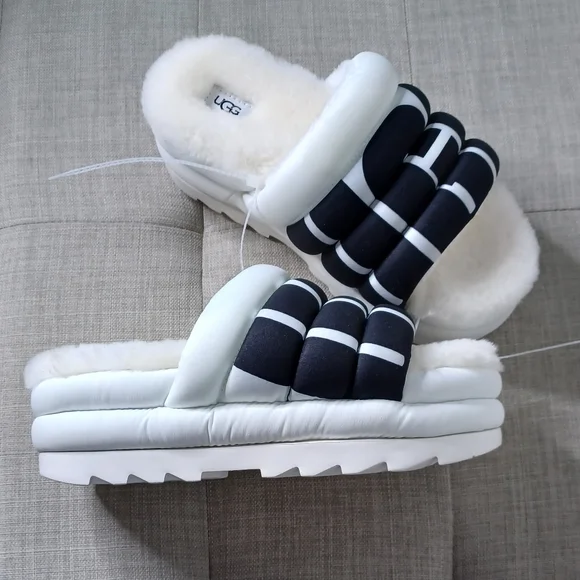UGG Maxi Slide Logo Women's Slides Slippers White & Black UGG Logo Size 7 New - Picture 6 of 11